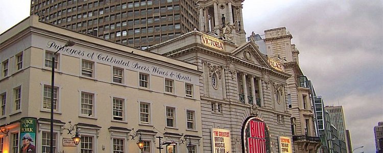 Палас-театр Виктория в Лондоне 