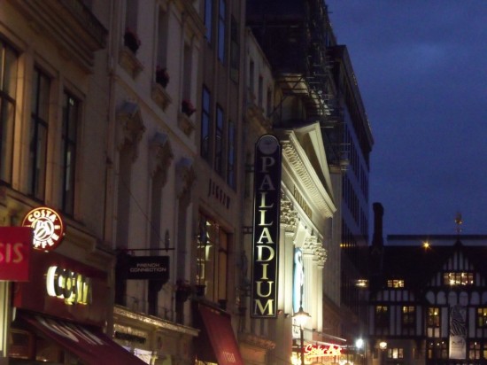 Театр «Лондон Палладиум» в Лондоне (1)