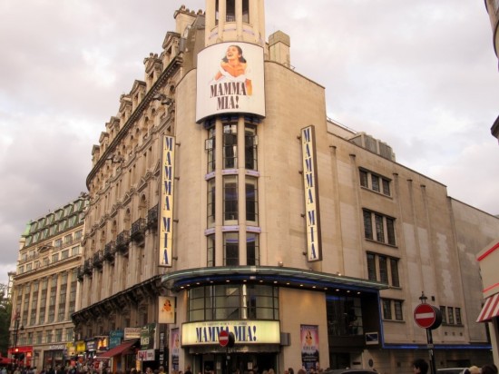 Театр Принца Уэльского в Лондоне (1)
